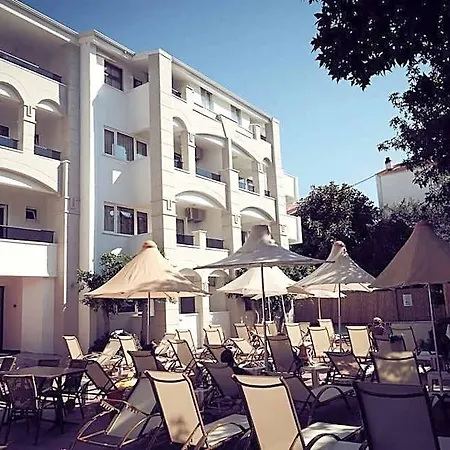 Hotel Two Seas 3*