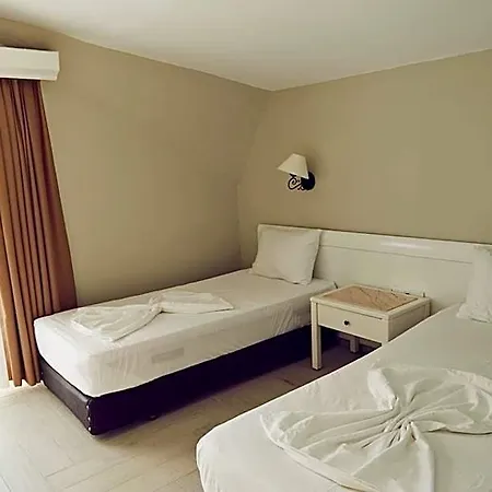 Two Seas 3*