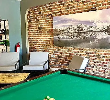 Two Seas Hotel