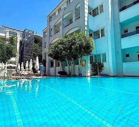 Two Seas 3*